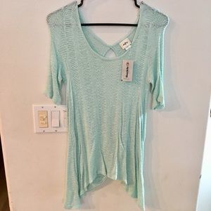 New with tags Daytrip tunic top with open back